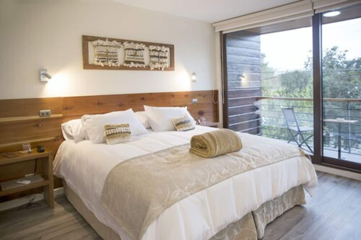 In-room safe, blackout curtains, soundproofing, iron/ironing board