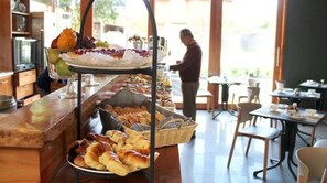 Desayuno bufé gratuito y diario