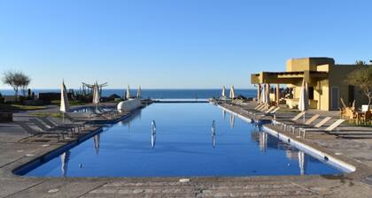 Encanto Living 0901 -2BR by Kivoya