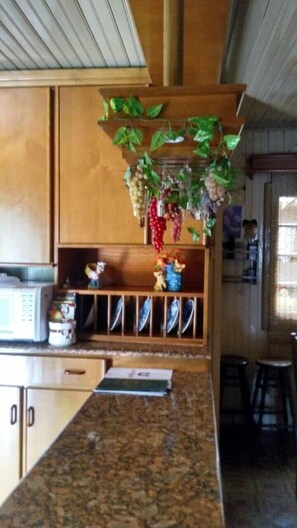 Fridge, microwave, oven, coffee/tea maker - Casa Gramado (Gramado)