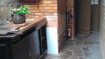 Fridge, microwave, oven, coffee/tea maker