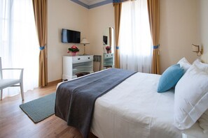 雙人或雙床房 | 隔音、嬰兒床 (收費)、免費 Wi-Fi、床單