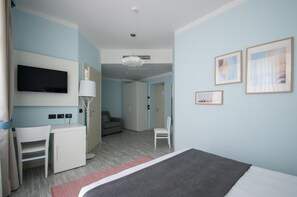 In-room safe, soundproofing, cribs/infant beds, free WiFi - Hotel Villa Bernt (Grado)
