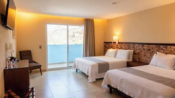 Hypo-allergenic bedding, iron/ironing board, free WiFi, bed sheets