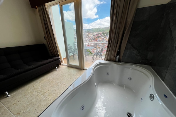 Superior Studio Suite, 2 Queen Beds, Balcony | Hypo-allergenic bedding, iron/ironing board, free WiFi, bed sheets