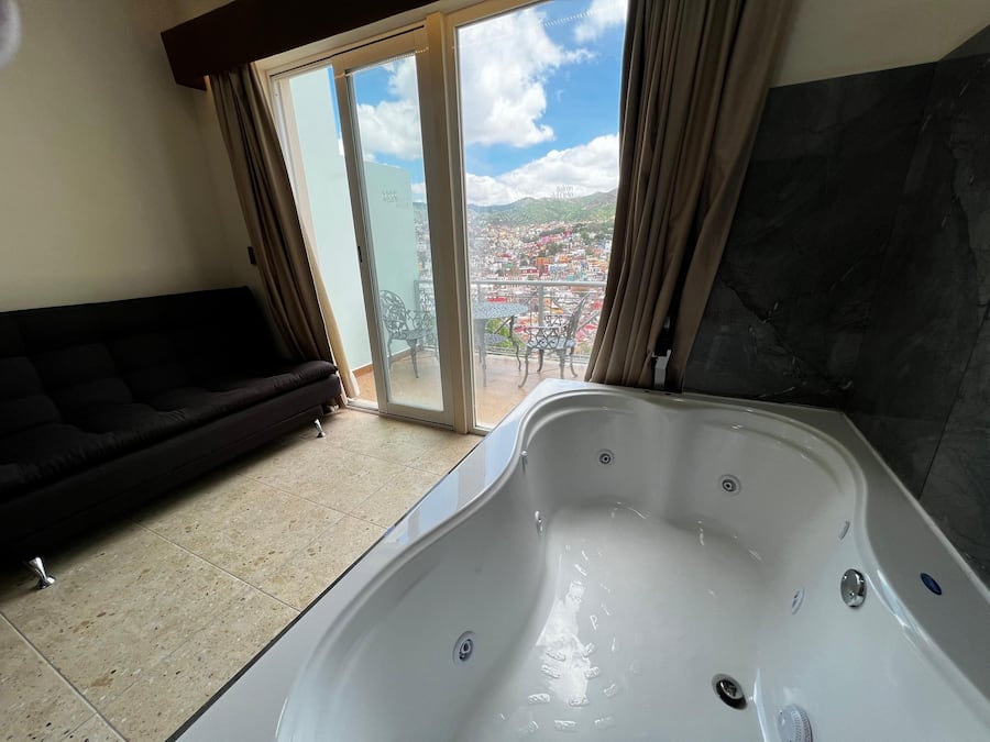 Superior Studio Suite, 2 Queen Beds, Balcony