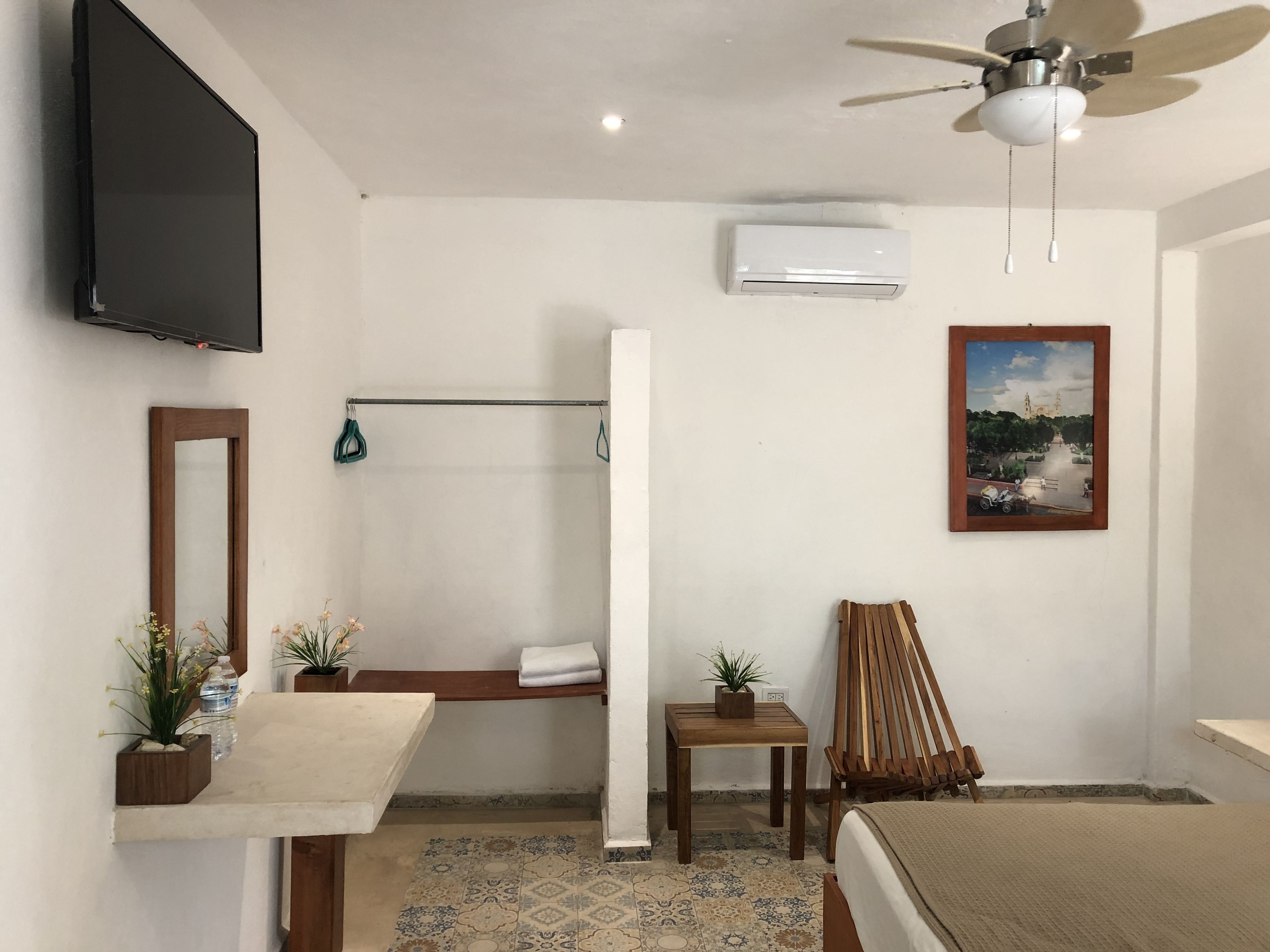 double room, 1 king bed | iron/ironing board, free wifi, bed sheets