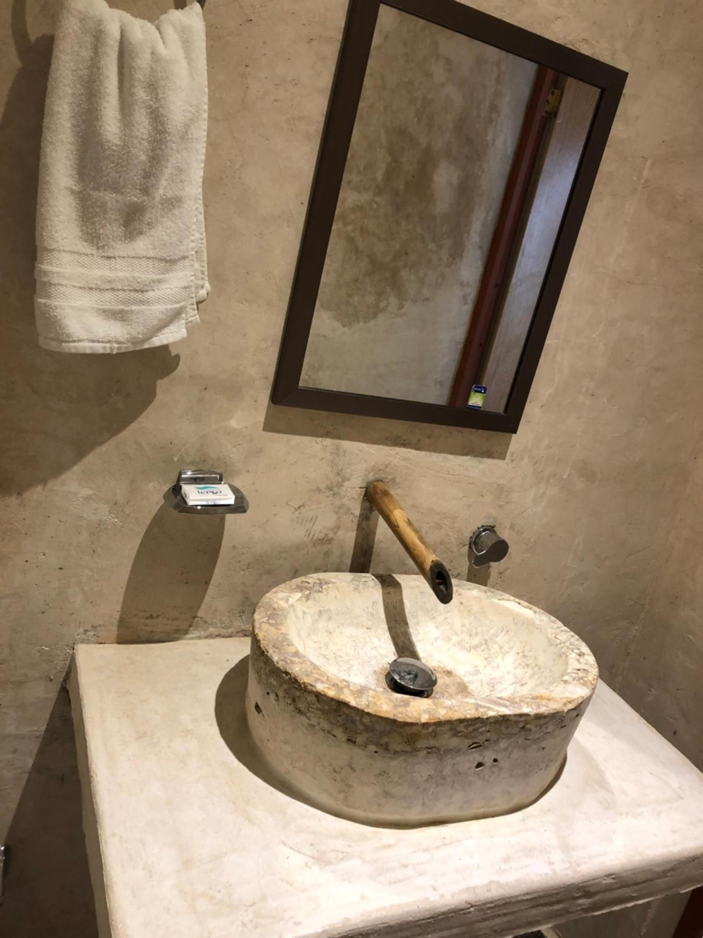 shower, free toiletries, towels