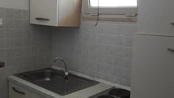 Apartemen, balkon | Dapur pribadi | Lemari es besar, oven, kompor, dan peralatan masak/sendok-piring