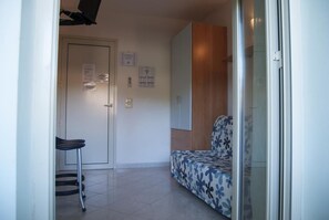 Basic Studio | Living area | TV - Residence Verde Pineta (Grosseto)