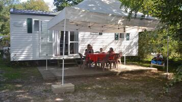 Mobile Home, 3 Bedrooms | Terrace/patio