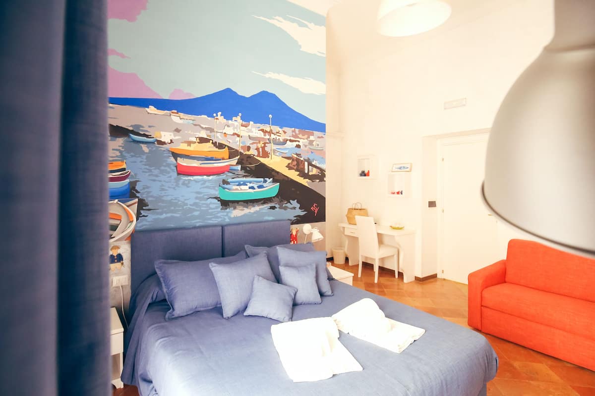 Eenvoudige kamer, 1 twee- of 2 eenpersoonsbedden | 1 slaapkamer, luxe beddengoed, een minibar, een kluis op de kamer