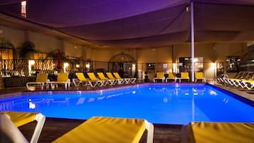 屋外プール、サンラウンジャー