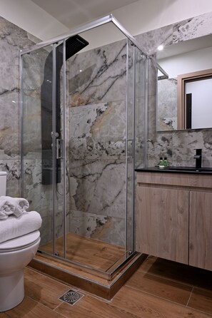 Superior Room | Bathroom | Shower, hydromassage showerhead, free toiletries, hair dryer - The Athens Version Luxury Suites (Athens)