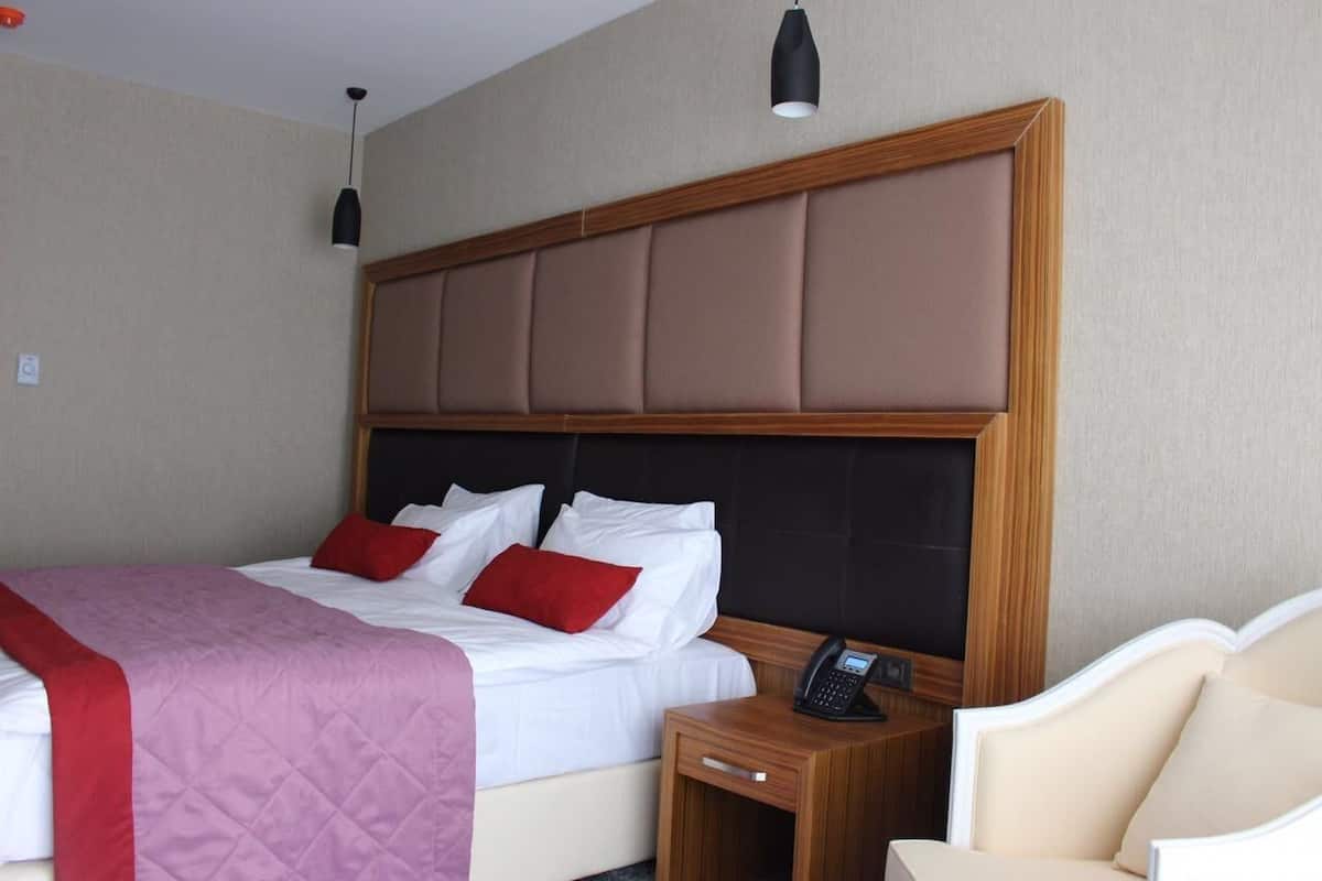 1 habitación, minibar y caja de seguridad en la habitación