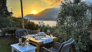 Kahvaltı, öğle yemeği, akşam yemeği ve brunch sunulur