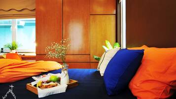 1 bedroom, laptop workspace, iron/ironing board, WiFi