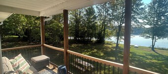 Masters Retreat: Cozy Up by the Fire and Enjoy Autumn by the Lake!