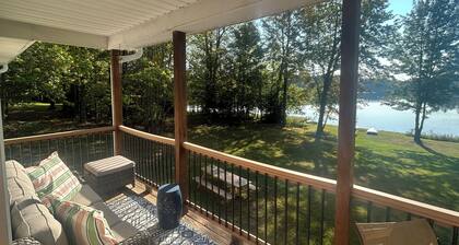 Masters Retreat: Cozy Up by the Fire and Enjoy Autumn by the Lake!