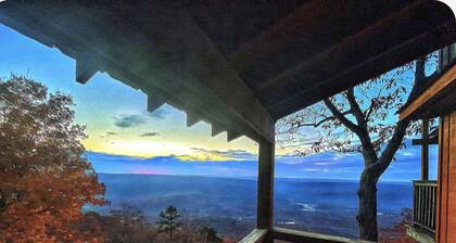 HAWK NEST
Cloudland Canyon State Park Hiking, Chattanooga breathtaking views