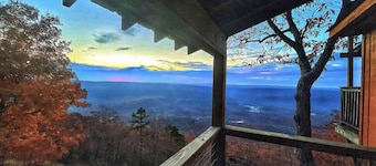 HAWK NEST
Cloudland Canyon State Park Hiking, Chattanooga breathtaking views