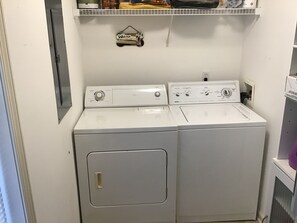 Interior - Cozy 2BR Townhouse in a quiet cove on Lake Oconee (Eatonton)