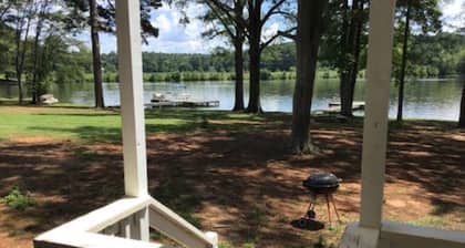 Viihtyisä 2BR kaupunkitalo rauhallisella laella Oconee-järvellä