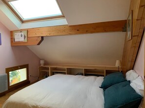 3 chambres, fer et planche à repasser, lit parapluie, Wi-Fi