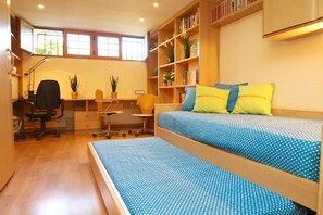 3 chambres, fer et planche à repasser, accès au Wi-Fi (inclus)
