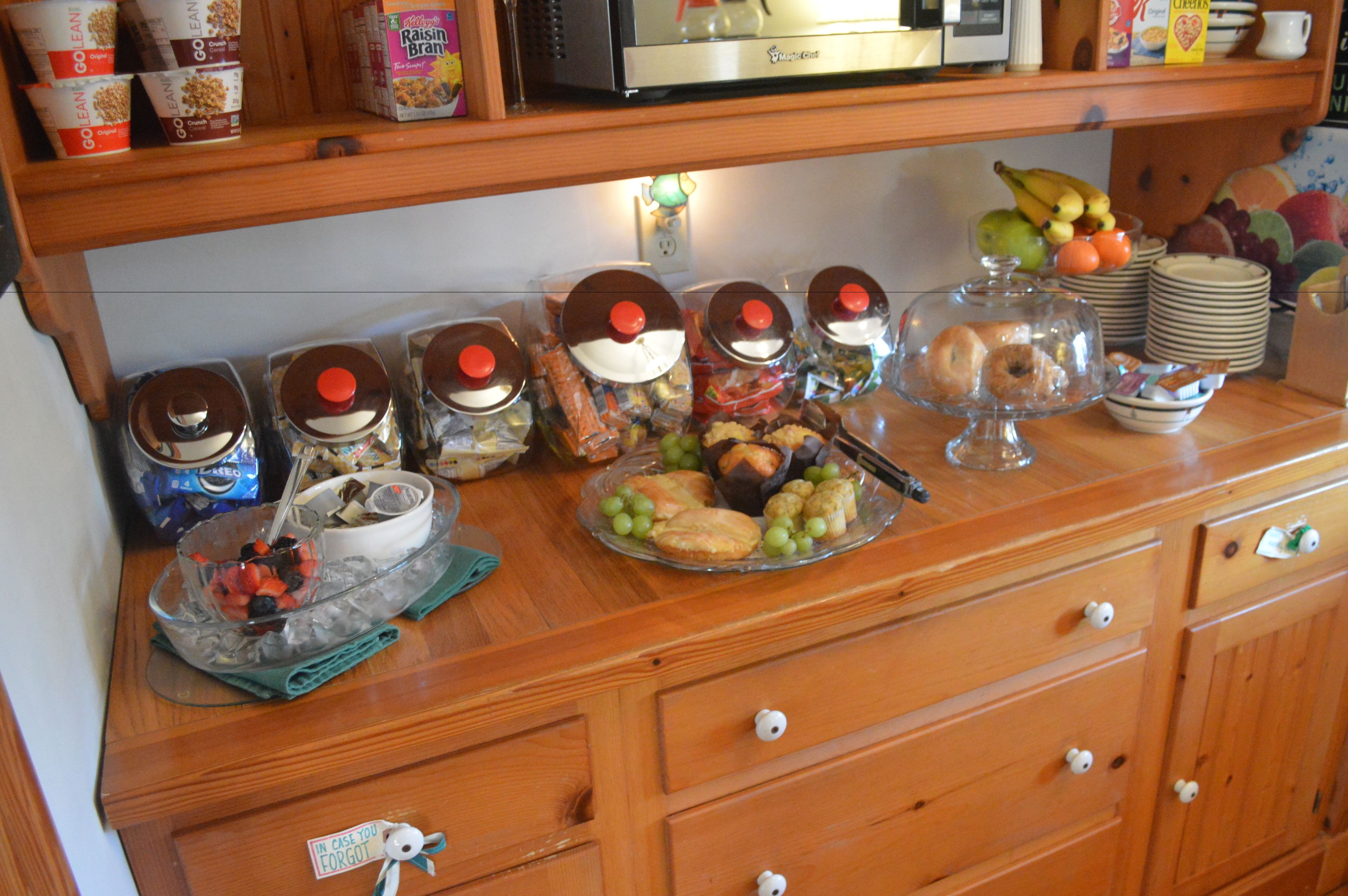 Tägliches inbegriffenes kontinentales Frühstück