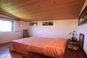 4 bedrooms, iron/ironing board, travel crib, free WiFi