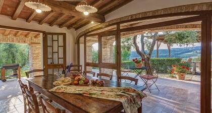 Villa with wifi swimming pool and private garden