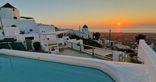  Wonderful island Villa, Private pool, Sea views