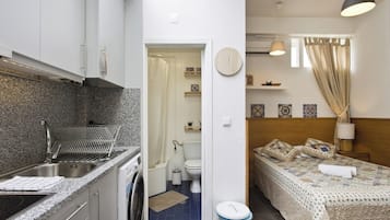1 bedroom, iron/ironing board, travel crib, WiFi