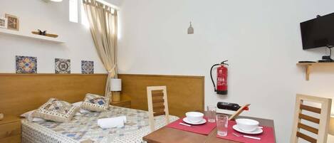 1 Schlafzimmer, Bügeleisen/Bügelbrett, Reisekinderbett, WLAN