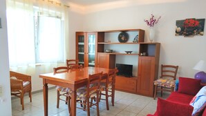 TV - Comfortable and quiet vacation home in cala gonone AC WIFI CIN IT091017C2000P2115 (Cala Gonone)
