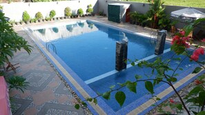 Outdoor pool - Vega Hotel (Sorong)