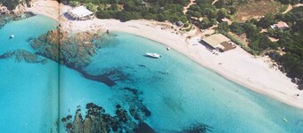 Porticcio: Beautifull holidays house facing sea and mountains in quiet place.