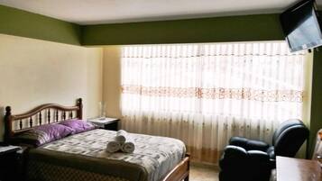 1 habitación, ropa de cama de alta calidad, escritorio y insonorización