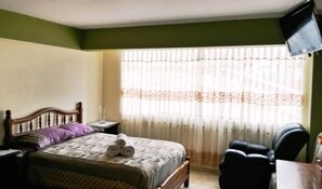 1 bedroom, premium bedding, desk, soundproofing