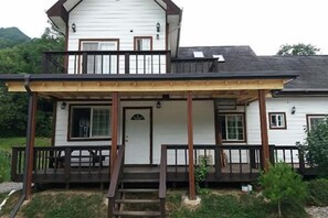 Exterior - Izmir Pension (Gangneung)