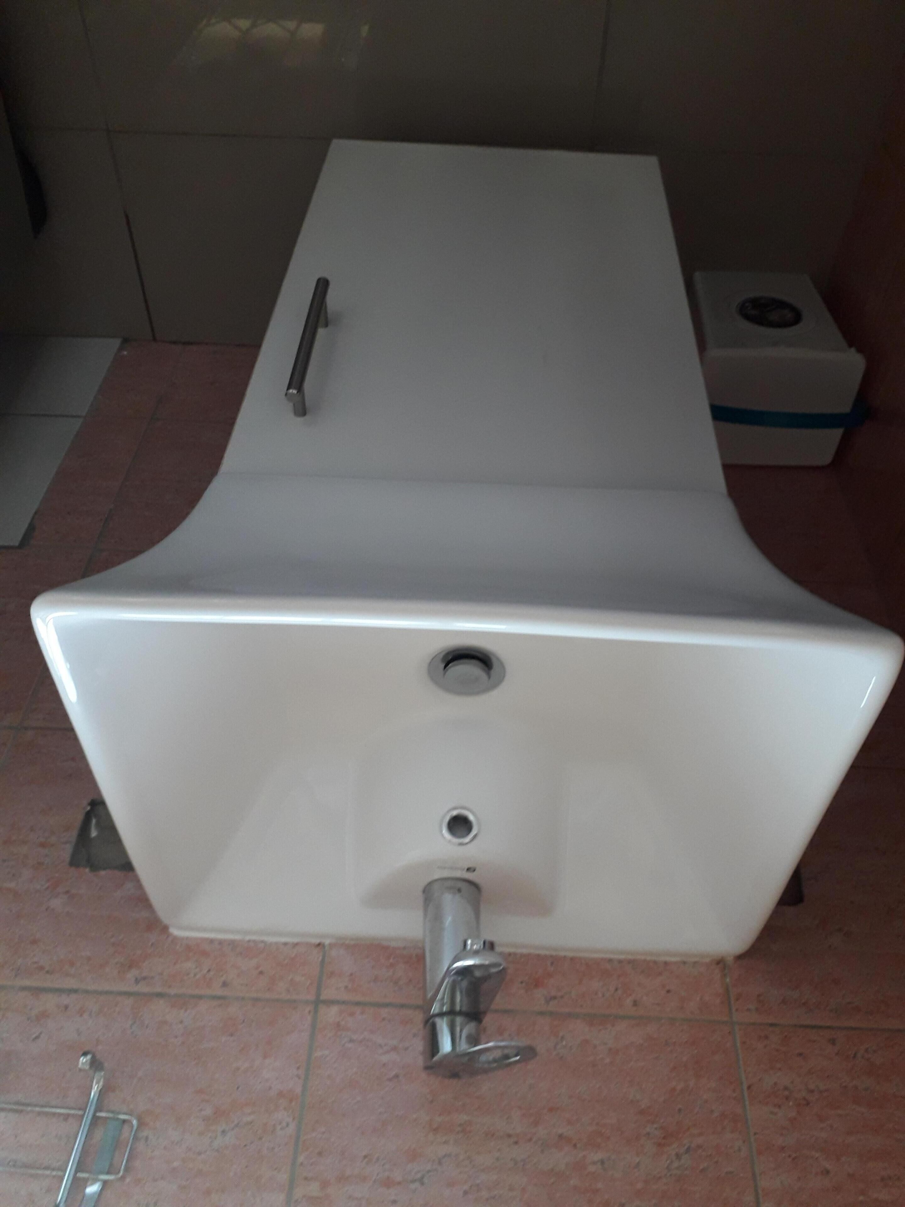 Kylpyamme, poreamme, hiustenkuivaaja, pyyhkeet