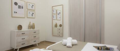 2 bedrooms, WiFi, bed sheets