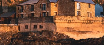 Charmante maison avec balcon donnant sur la mer. Accès facile, parking gratuit