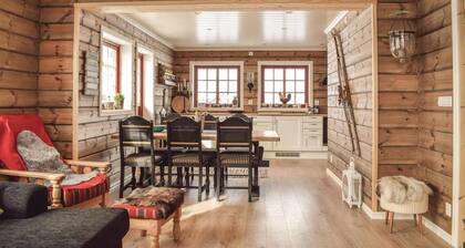 Cozy home in Sjusjøen with kitchen