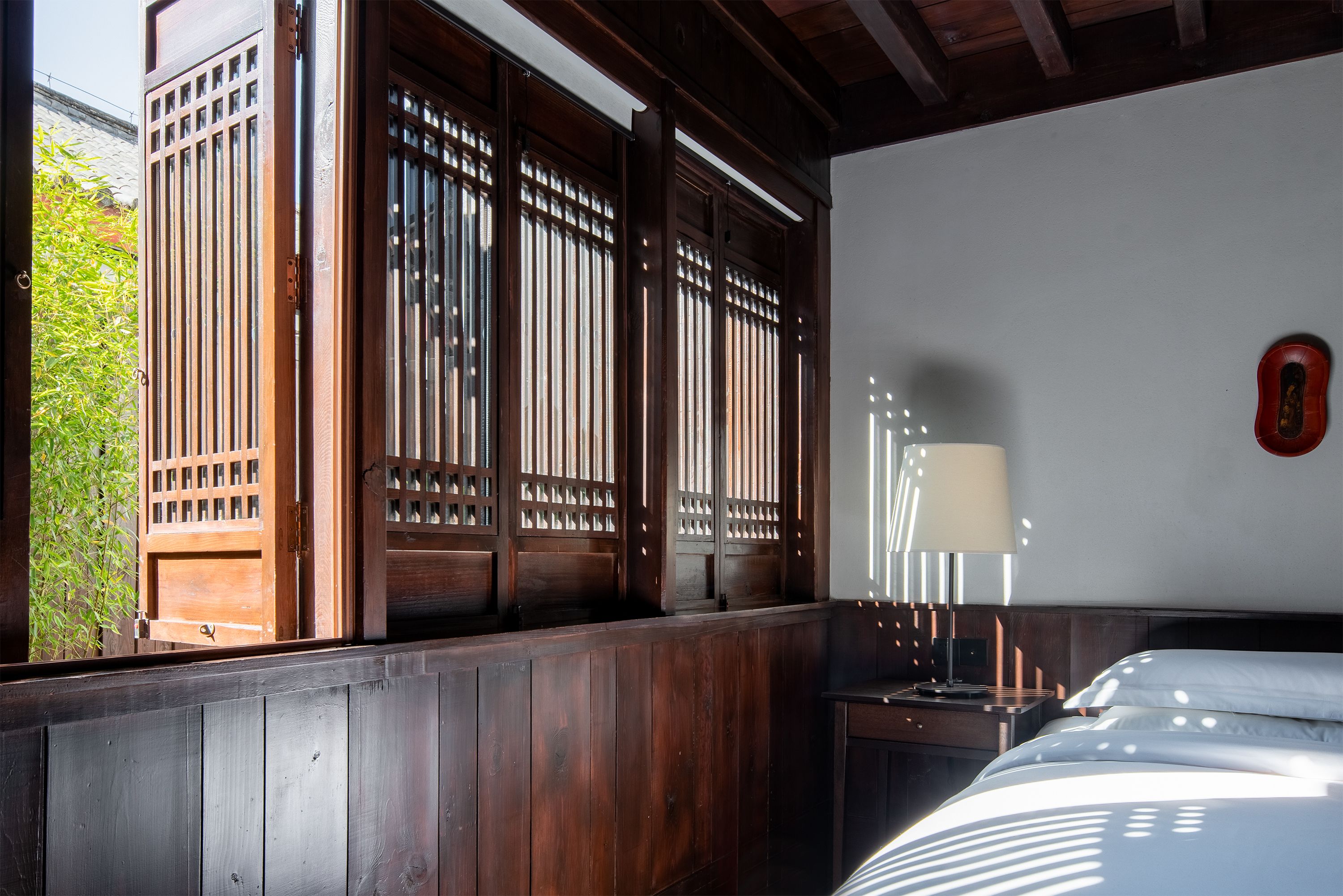 premium twin room | bathroom | shower, rainfall showerhead, free toiletries, hair dryer