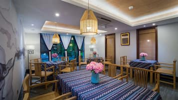 Desayuno continental diario (CNY 30 por persona)