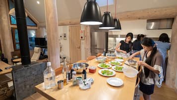 Rumah, 3 kamar tidur | Dapur pribadi | Lemari es besar, microwave, ketel listrik, dan pemanggang roti
