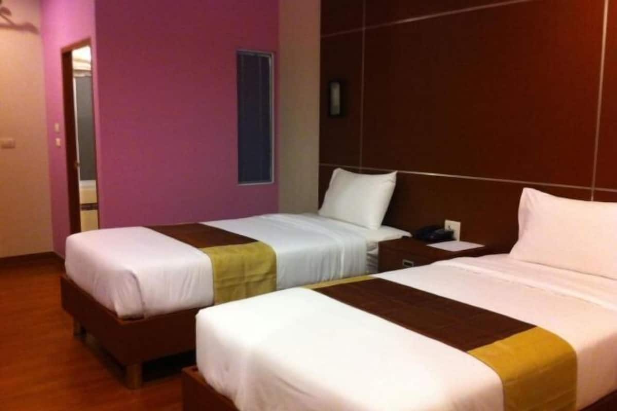 Desk, blackout drapes, WiFi (free), bed sheets