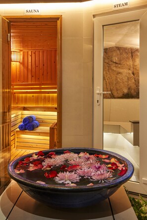 Couples treatment room(s), sauna, steam room, body treatments